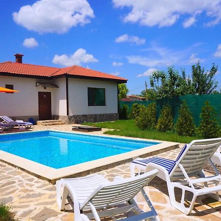 Вила Едем - Villa Edem - Beach Bolata Area บุลกาเรโว ภายนอก รูปภาพ