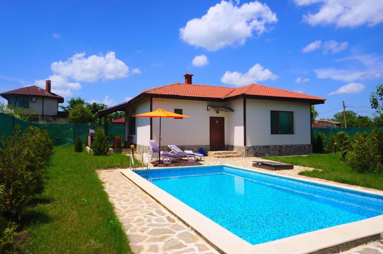 Вила Едем - Villa Edem - Beach Bolata Area บุลกาเรโว ภายนอก รูปภาพ