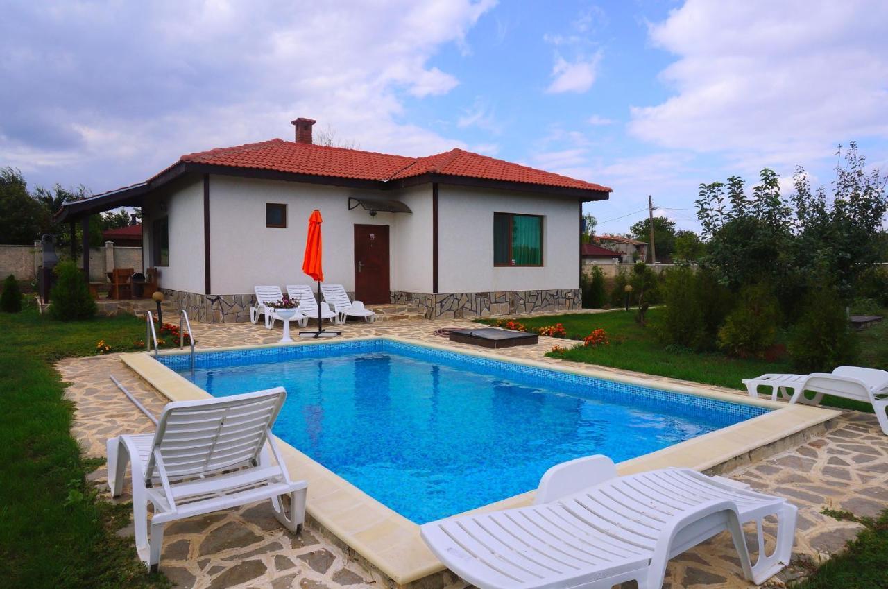 Вила Едем - Villa Edem - Beach Bolata Area บุลกาเรโว ภายนอก รูปภาพ