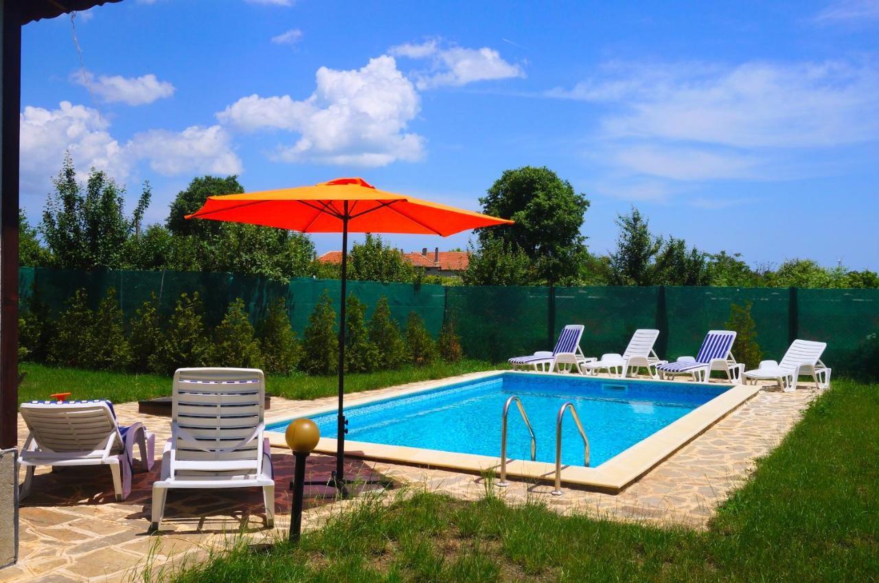 Вила Едем - Villa Edem - Beach Bolata Area บุลกาเรโว ภายนอก รูปภาพ