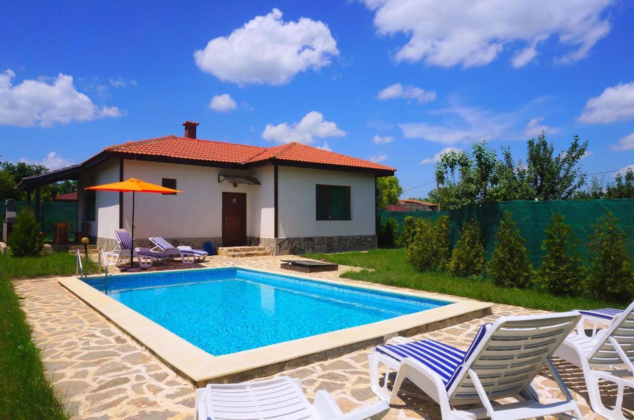 Вила Едем - Villa Edem - Beach Bolata Area บุลกาเรโว ภายนอก รูปภาพ