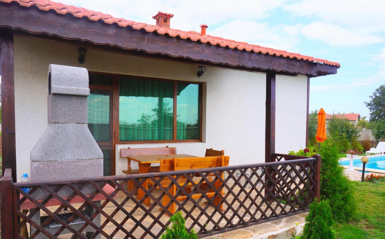 Вила Едем - Villa Edem - Beach Bolata Area บุลกาเรโว ภายนอก รูปภาพ