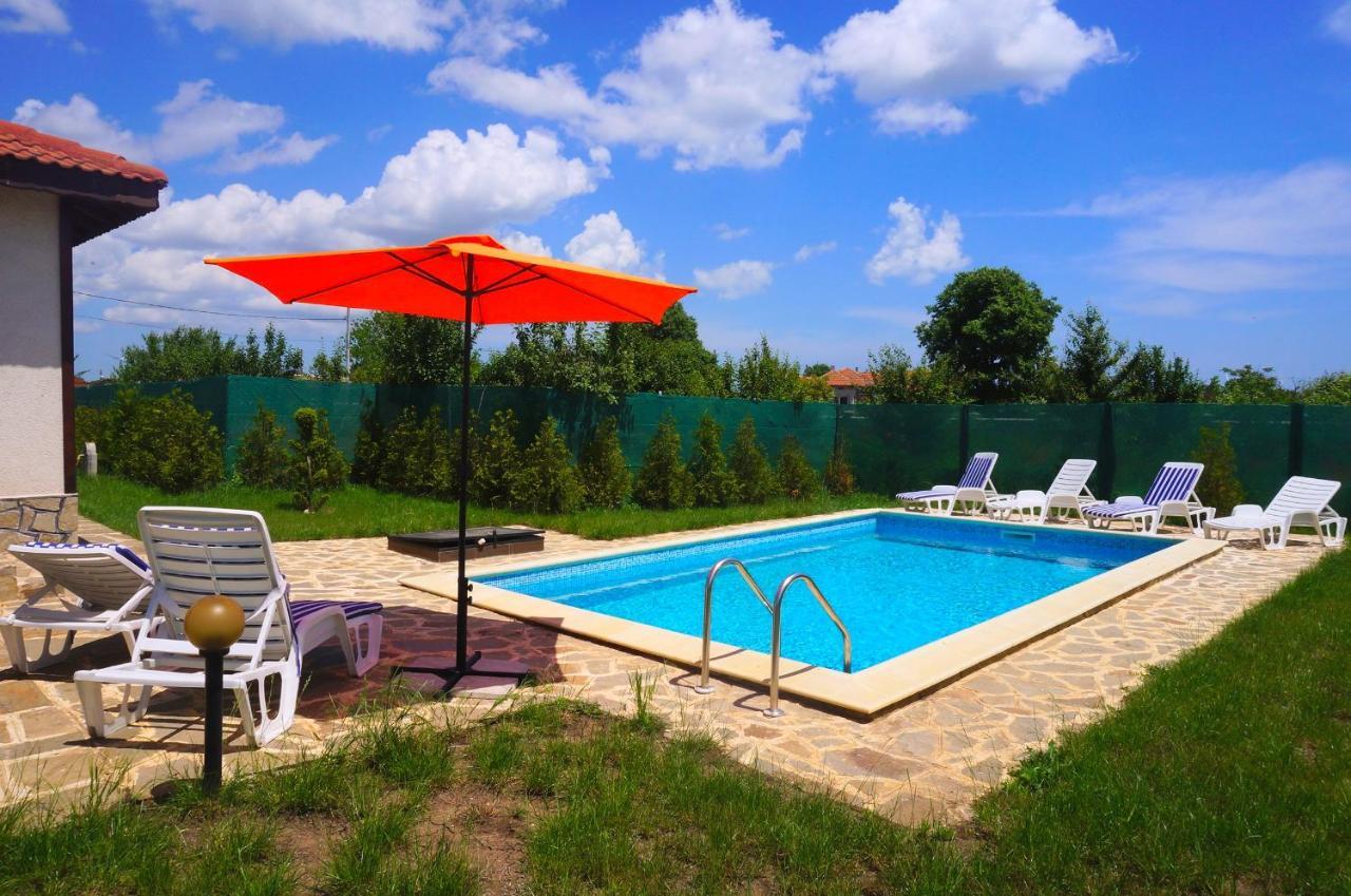 Вила Едем - Villa Edem - Beach Bolata Area บุลกาเรโว ภายนอก รูปภาพ