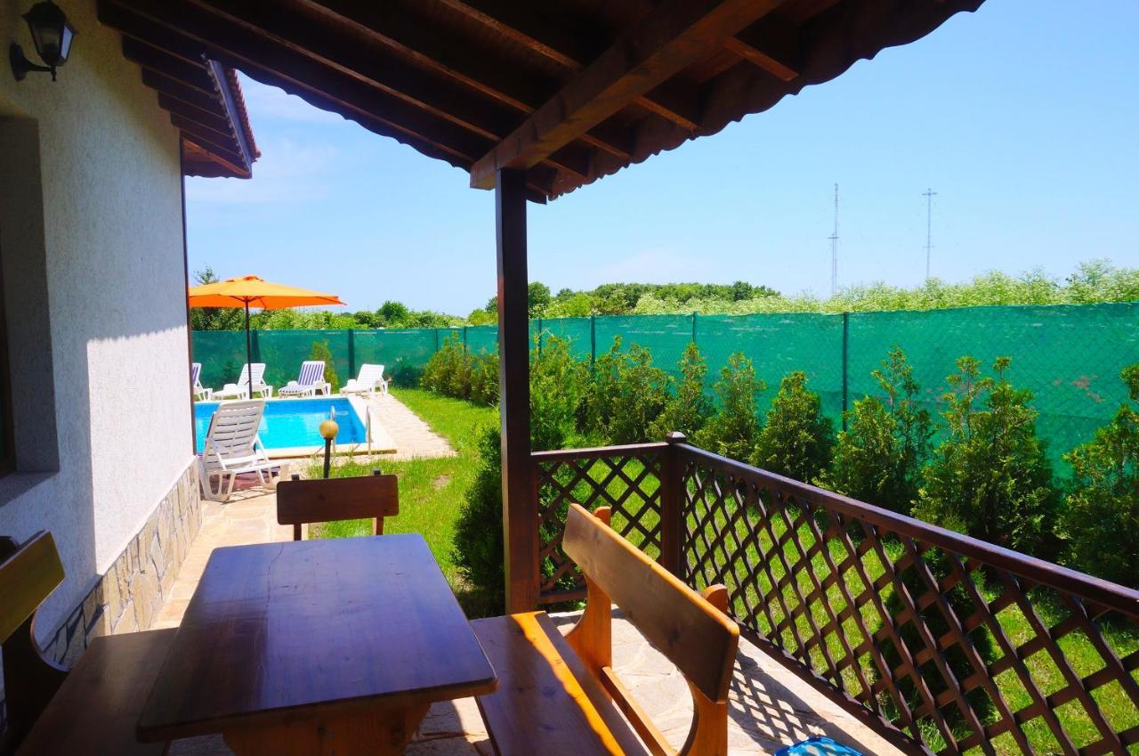 Вила Едем - Villa Edem - Beach Bolata Area บุลกาเรโว ภายนอก รูปภาพ