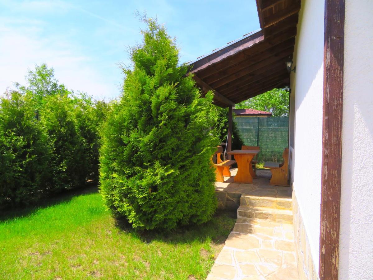 Вила Едем - Villa Edem - Beach Bolata Area บุลกาเรโว ภายนอก รูปภาพ