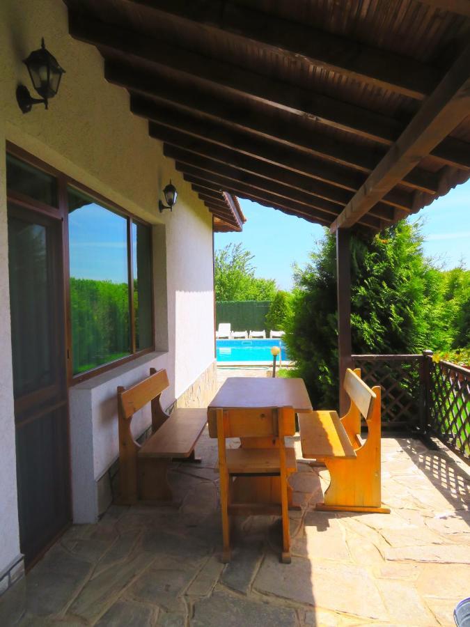 Вила Едем - Villa Edem - Beach Bolata Area บุลกาเรโว ภายนอก รูปภาพ