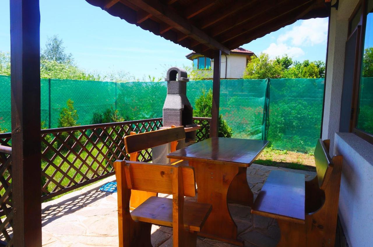 Вила Едем - Villa Edem - Beach Bolata Area บุลกาเรโว ภายนอก รูปภาพ