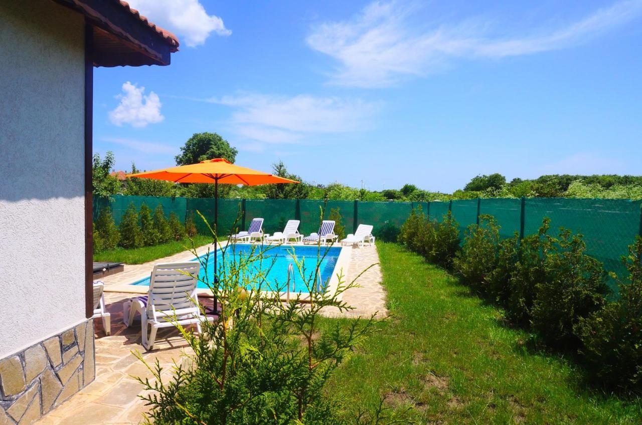 Вила Едем - Villa Edem - Beach Bolata Area บุลกาเรโว ภายนอก รูปภาพ