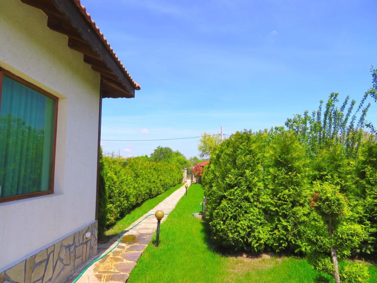 Вила Едем - Villa Edem - Beach Bolata Area บุลกาเรโว ภายนอก รูปภาพ
