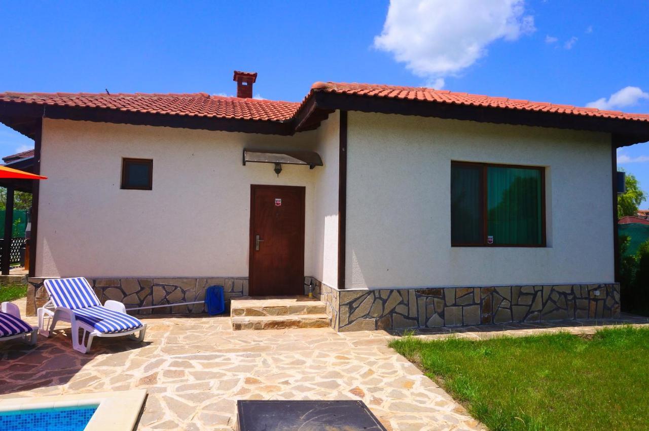 Вила Едем - Villa Edem - Beach Bolata Area บุลกาเรโว ภายนอก รูปภาพ